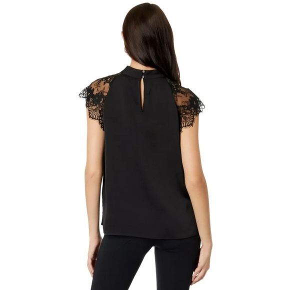 High Leck Lace Blouse - Picture 2 of 6